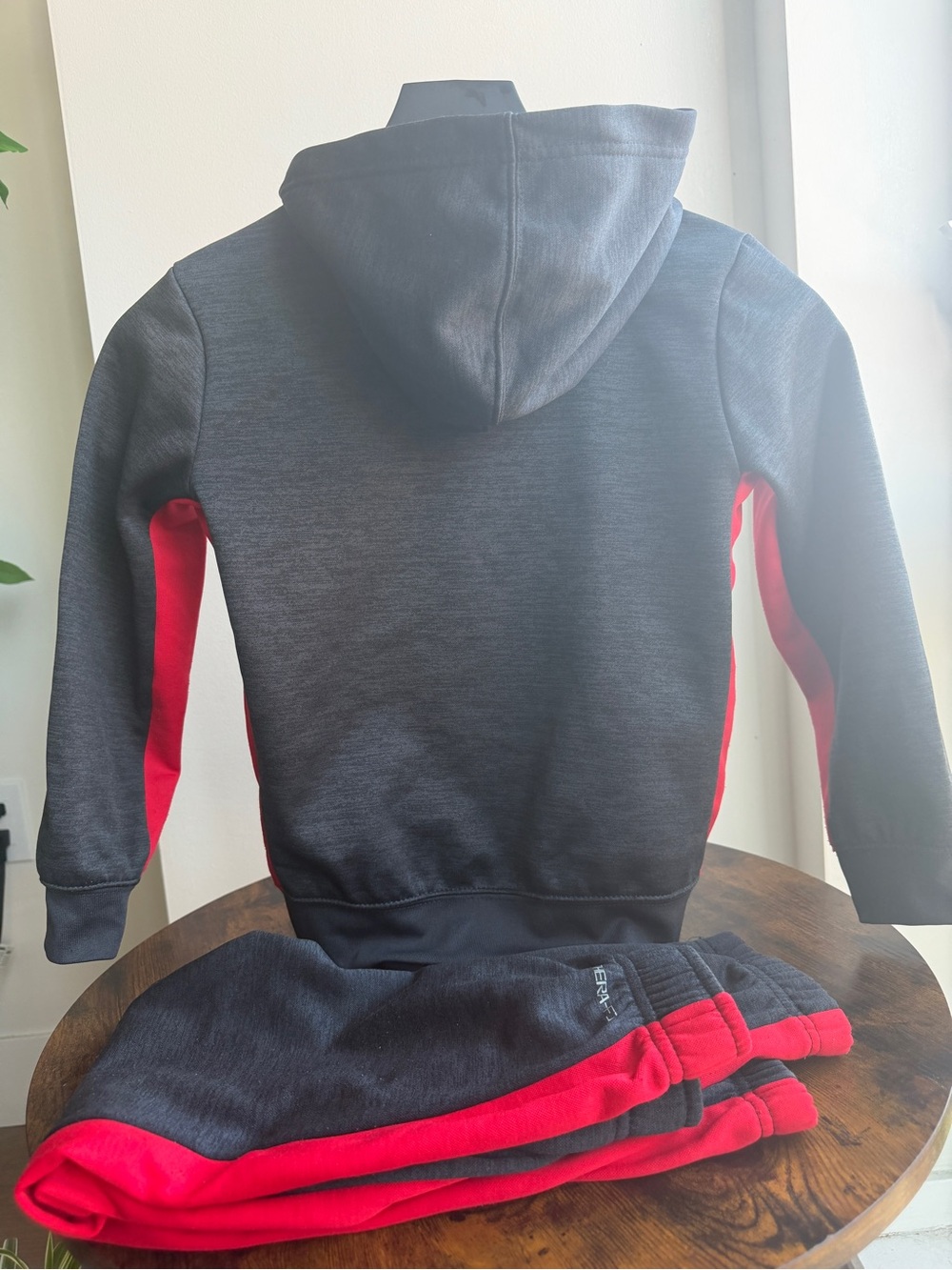 Nike Kids Therma-FIT Sweatsuit & 2 Tees Bundle Boys 6–7Y - Picture 2 of 9